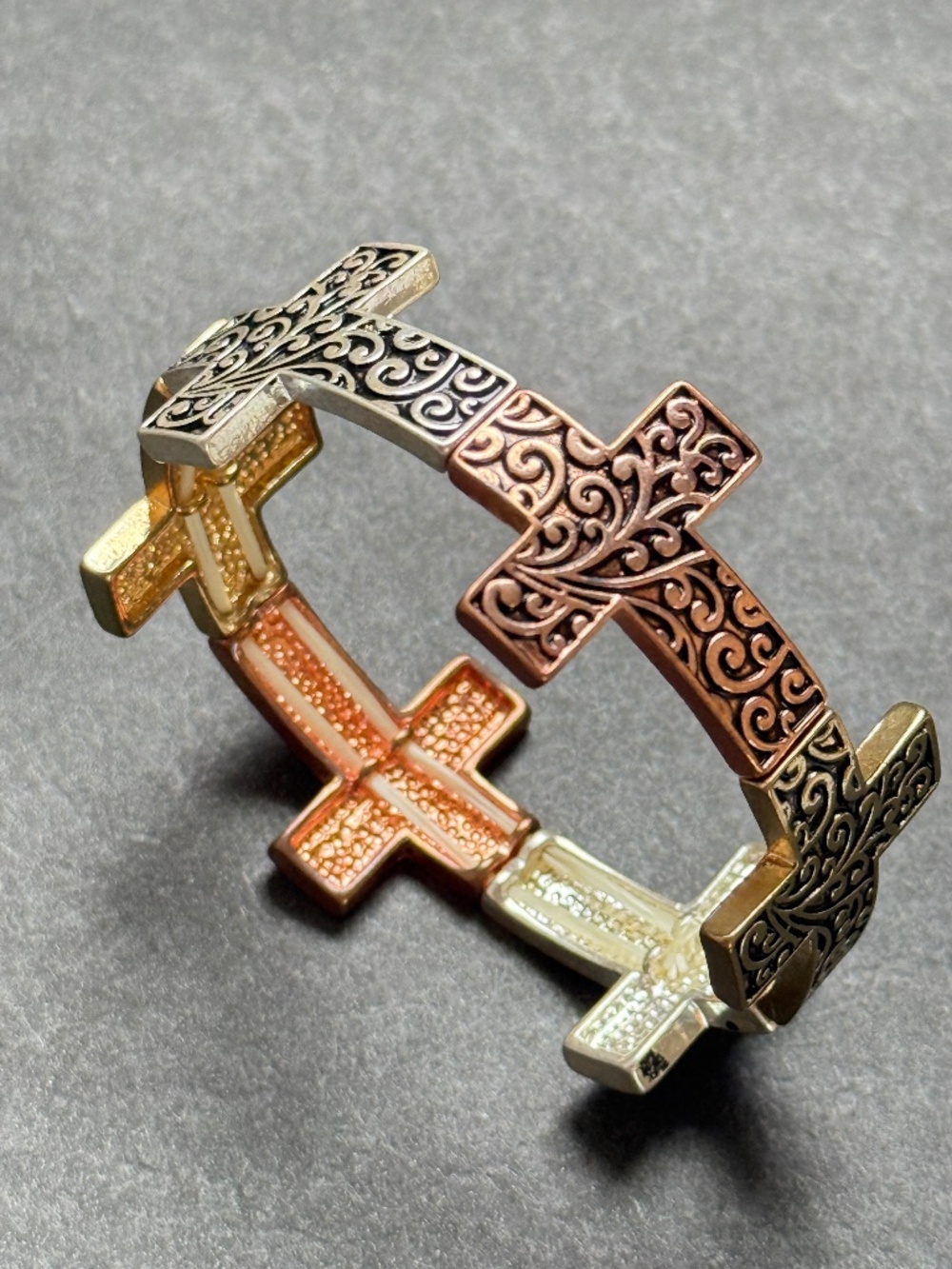 HANDMADE Tri-Tone Scroll Pattern Cross Link Stretch Bracelet
